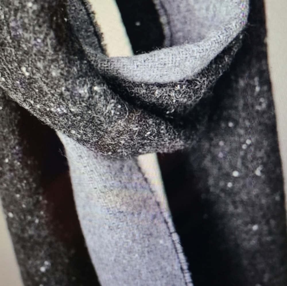 Scarf - Picture 2 of 5